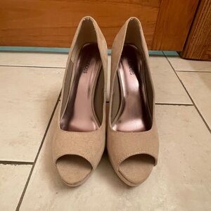 Maurice’s Open Toe Heel Size 8